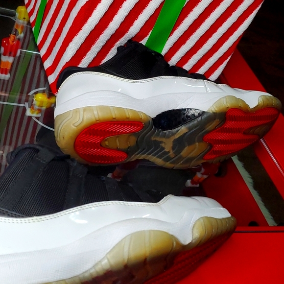 Jordan 11 (low) - Picture 7 of 8